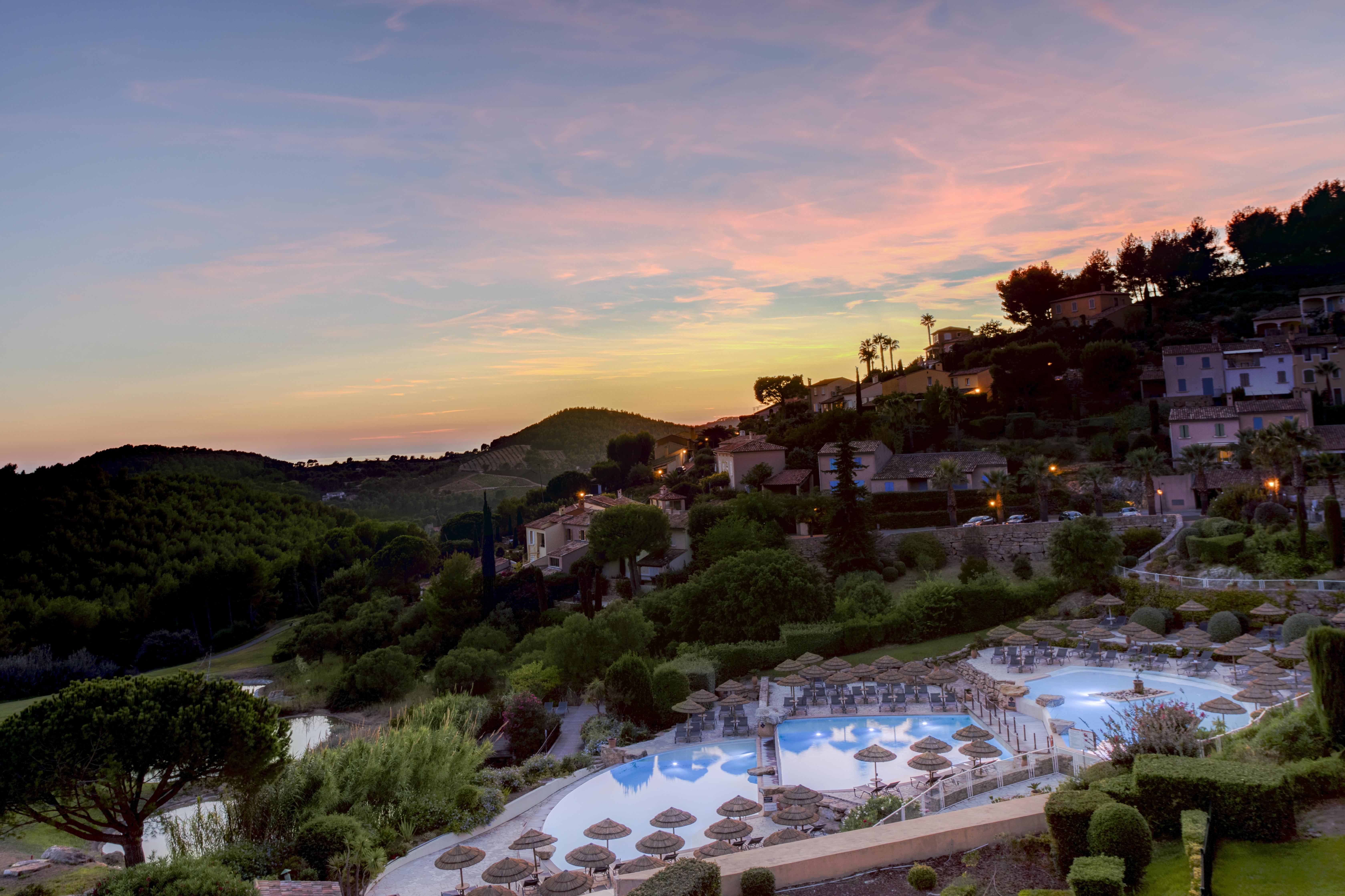 โดลเช บาย วินด์แฮม เฟรกัต โพรว็องซ์ Hotel แซ็งต์-ซีร์-ซูร์-แมร์ ภายนอก รูปภาพ