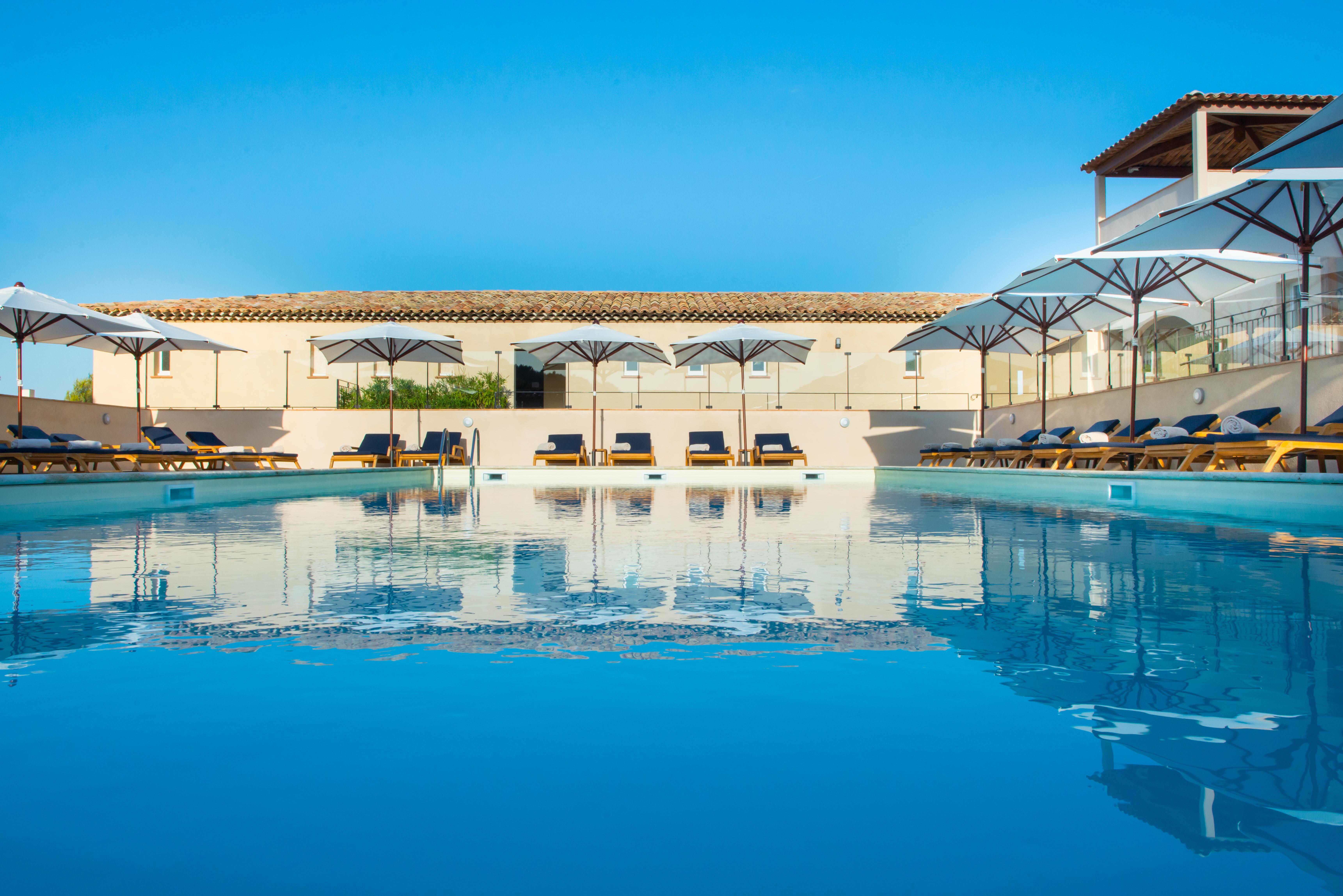 โดลเช บาย วินด์แฮม เฟรกัต โพรว็องซ์ Hotel แซ็งต์-ซีร์-ซูร์-แมร์ ภายนอก รูปภาพ