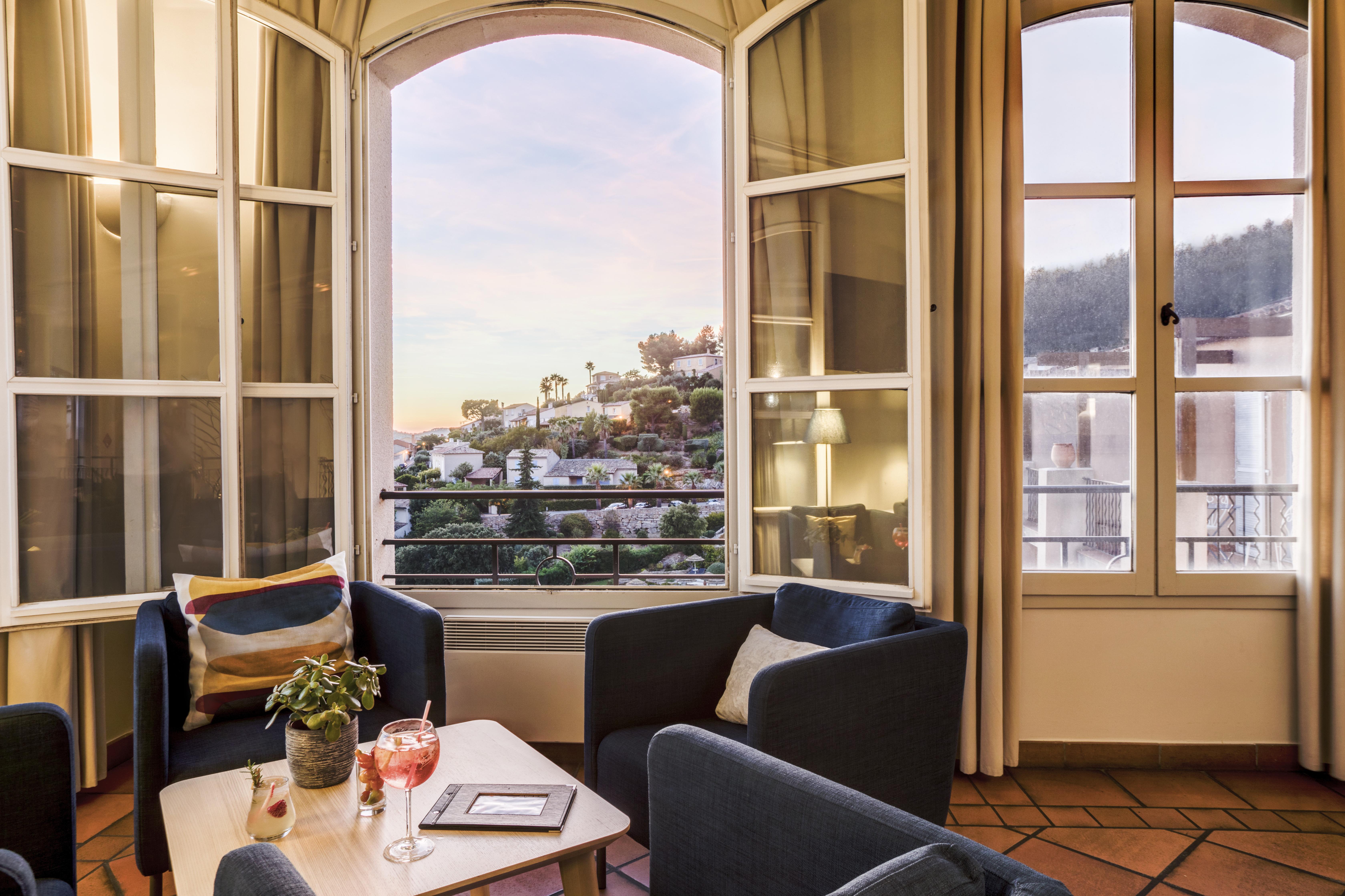 โดลเช บาย วินด์แฮม เฟรกัต โพรว็องซ์ Hotel แซ็งต์-ซีร์-ซูร์-แมร์ ภายนอก รูปภาพ